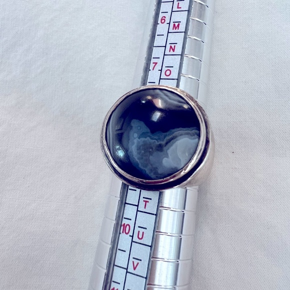 Gray Banded Agate Round Cabochon Ring - Picture 4 of 6